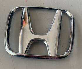 7570-30k-j020-m1 Honda 03-08 Pilot Inch H Front Grille Emblem Badge Used Oem