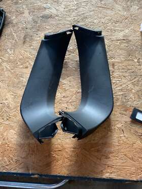 81730-4z500-ryn Hyundai 15-18 Santa Fe Sport Tail Gate Right And Left Trim 81730-4z500ryn 81740