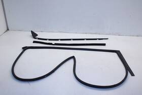 83140-f3000 Hyundai 2016-20 Elantra Rear Right Door Run Channel With Belt Molding Weatherstrip