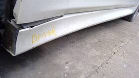 189.in1r12 Infiniti M56 2012 Driver Side Rocker Panel Moulding 328429