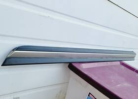 80870-5ua0a Infiniti 808705ua0a 2014-2017 Qx50 Passenger Front Door Trim Molding