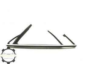 82330-5da3a Infiniti 2017-2019 Qx30 Right Pass Rear Door Window Run Channel Seal Oem
