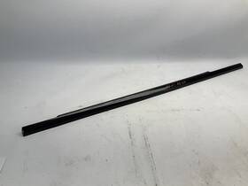 137.ja1p18 Jaguar 16-23 Xf Awd 3.0 At Exterior Rear Left Door Belt Moulding Panel B