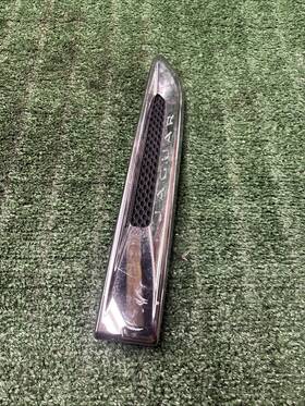 C2d45744 Jaguar Genuine Xj Front Right Passenger Side Fender Molding Oem