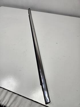 Gna1710ae Jaguar 98-03 Xj8 Xjr Vdp X308 Front Right Side Door Window Exterior Molding Oem