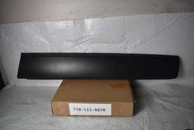 Hk83-21064-ad Jaguar F Pace Front Right Door Molding 2017 Oem