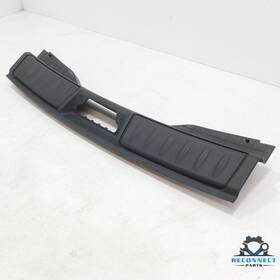 Hk83406a64d8pvj Jaguar 2017-2018 F-pace Liftgate Trunk Trim Scuff Plate Assy Without Illuminated Oem