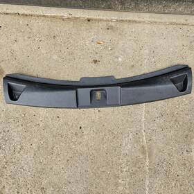 1bp85xdvad Jeep 2010-2017 Patriot Sport Plate Cargo Door Scuff Black Oem
