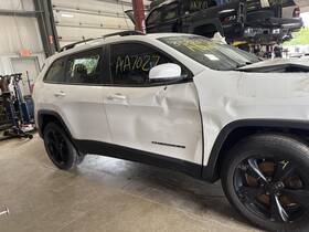 2607276 Jeep Used Rocker Panel Molding Fits 2016 Cherokee Grade A