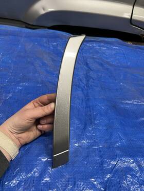 55295569 Jeep 96-98 Grand Cherokee Left Rear Quarter Panel Lower Trim Oem