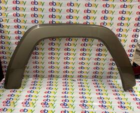 5jp82trmac Jeep 06-10 Commander Front Right Fender Flare Molding Oem Green Pfg