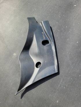 61a-1808-0179 Jeep 2005-2006 Grand Cherokee Rt Headlight Mount Top Cover Trim Black Oem