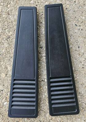 8955-007-674 Jeep 1986-1992 Comanche Mj Right And B-pillars Left Side Cab Vent Trim Covers Oem