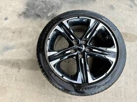 52910-l3320 Kia 2021-2024 K5 18 Inch 5 Spoke Alloy Wheel Rim With Tire Oem