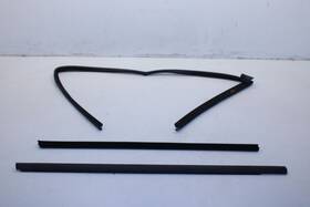 82540-k0001 Kia 2020-2025 Soul Lx Front Right Door Run Channel With Belt Molding Weatherstrip