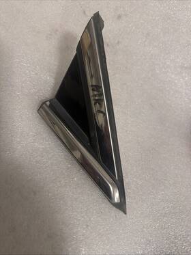 Ej7bs16004 Lincoln 2015-2019 Mkc Front Right Rh Door Window Corner Applique Molding Oem