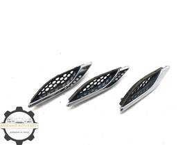 670023904 Maserati 2014-2019 Ghibli Right Passenger Front Fender Vent Grille Trim Set Oem