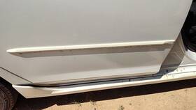 Bp4k50682a85 Mazda 07-09 3 Passenger Right Rear Moulding From Door Back Trim Strip White 34k Bp4k50682a85 Mazda 07-09 3 Passenger Right Rear Moulding From Door Back Trim Strip White 34k