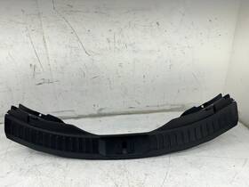 Tk48-6889x Mazda 2016-2023 Cx-9 Rear Tailgate Lower Sill Scuff Plate Trim Cover Assembly