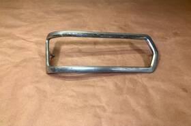 1088260259 Mercedes-benz Original W108 W109 280 Rear Lh Chrome Tail Lamp Bezel