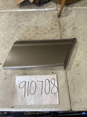 1266903640 Mercedes-benz W126 420sel Fender Molding Right Side Smoke Silver Metallic Oem