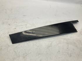 137.mb1b14 Mercedes-benz 08-14 C-class W204 Exterior Rear Left Side Door B Pillar Trim Molding Q 137.mb1b14 Mercedes-benz 08-14 C-class W204 Exterior Rear Left Side Door B Pillar Trim Molding Q