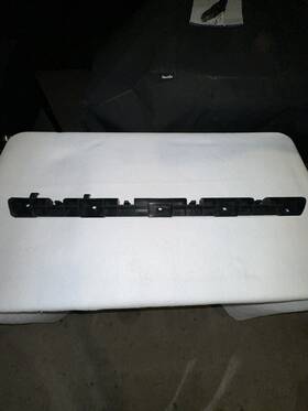 1646982727 Mercedes-benz 1646982627 X164 07-12 Rocker Side Skirt Bracket Support Left Oem