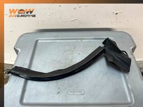Mercedes-benz 1716700238 05-11 Mercedes-benz R171 Slk280 Rear Right Side Window Strip Molding Seal Oem