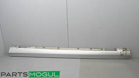 2046900340 Mercedes-benz 08-14 W204 C300 Base Left Rocker Panel Side Skirt Molding Cover Oem