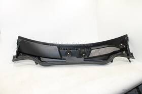 A1768300013 Mercedes-benz 2014-2019 Cla250 C117 Front Windshield Wiper Vent Grille Cowl Panel Oem