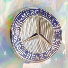 A2218170016 Mercedes-benz W221 W211 W212 E550 S550 E63 Grille Badge Emblem Used Oem