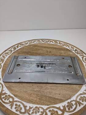 Mercedes-benz W211 E350 E550 E63 07 08 09 07-09 E500 Rear Bumper License Plate Base Bracket Oem