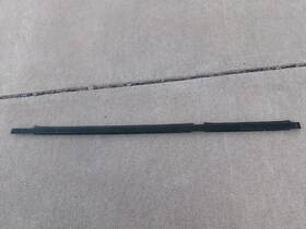 55135117 Mopar Oem Left Door Glass Sweep For 1993-1998 Jeep Grand Cherokee Zj