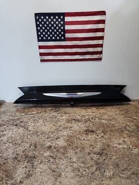 5rl88axrae Mopar 2017-2020 Chrysler Pacifica Liftgate Trim Panel Moulding With Camera Oem