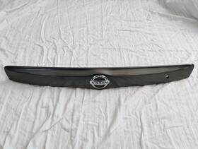 24055-3an0a Nissan 2015-2019 Versa Sedan Trunk Lid License Molding Trim Kad Gray