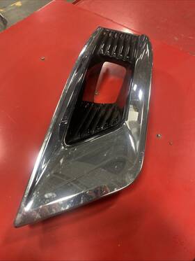 62077-6jl0a Nissan Genuine Filler Molding