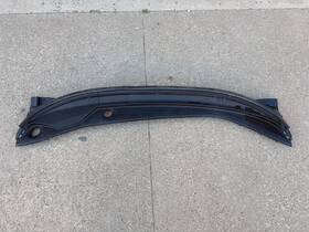 66820-5ef0a Nissan P41094 2020-2024 Versa Front Windshield Cowl Grille Panel Oem