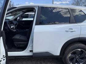 765716rf0a Nissan 2021-2024 Rogue Left Rocker With Post White Pc Qbe 1.5l At Awd 1.4k Sv 66097