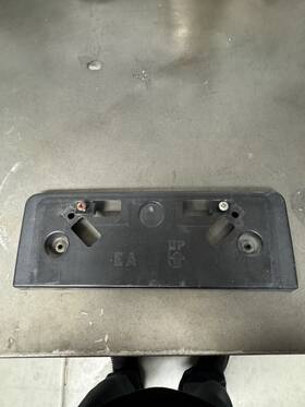 96210-1ea0a Nissan 2009 370z Front Bumper License Plate Mount Bracket Used