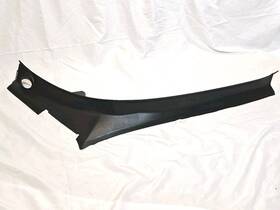 1047321-00-e Oem 2016 - 2023tesla Model X Rear Right Liftgate Trough Trim Used