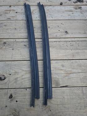 Oem 55277187 2002-2008 Dodge Ram Windshield Molding Trim Plastic
