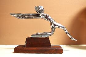 90776 Oldsmobile 1934 Olds Hood V8 Ornament Flying Goddess. No Pitting. Original