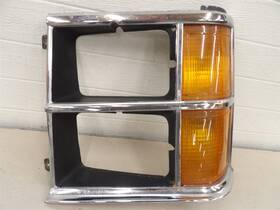 04270343 Plymouth Voyager 1984-1986 Lh Drivers Side Headlight Lamp Bezel Door Oem