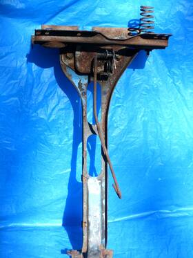 5859502 Plymouth 72 Satellite Sebring Hood Center Support With Primary Latch Rod # Gc
