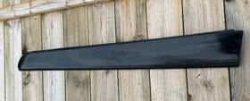 10318812 Pontiac 97-03 Grand Prix 4 Door Passenger Rh Front Panel Molding Black