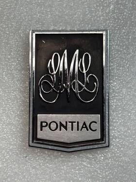 1659610 Pontiac Oem Luxury Lemans Trunk Emblem Lock Cover