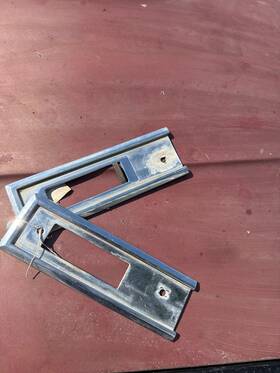 5972335 Pontiac Lot Of 2 1981 1984 1985 1987 Grand Prix Rear Quarter Marker Light Bezels