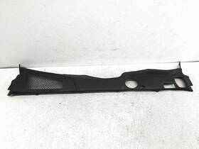 95b-819-447-d-1e0 Porsche 2015-2018 Macan Front Cowl Molding Windshield Cover Small Crack