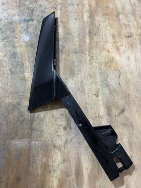 95b853590b Porsche 2015-2018 Macan - Rear Right Exterior Door Inch C Pillar Trim / Cover
