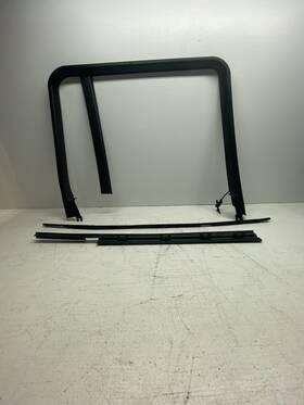 Range Rover 8269891 03-05 Rear Left Driver Side Door Window Molding Seal Trim